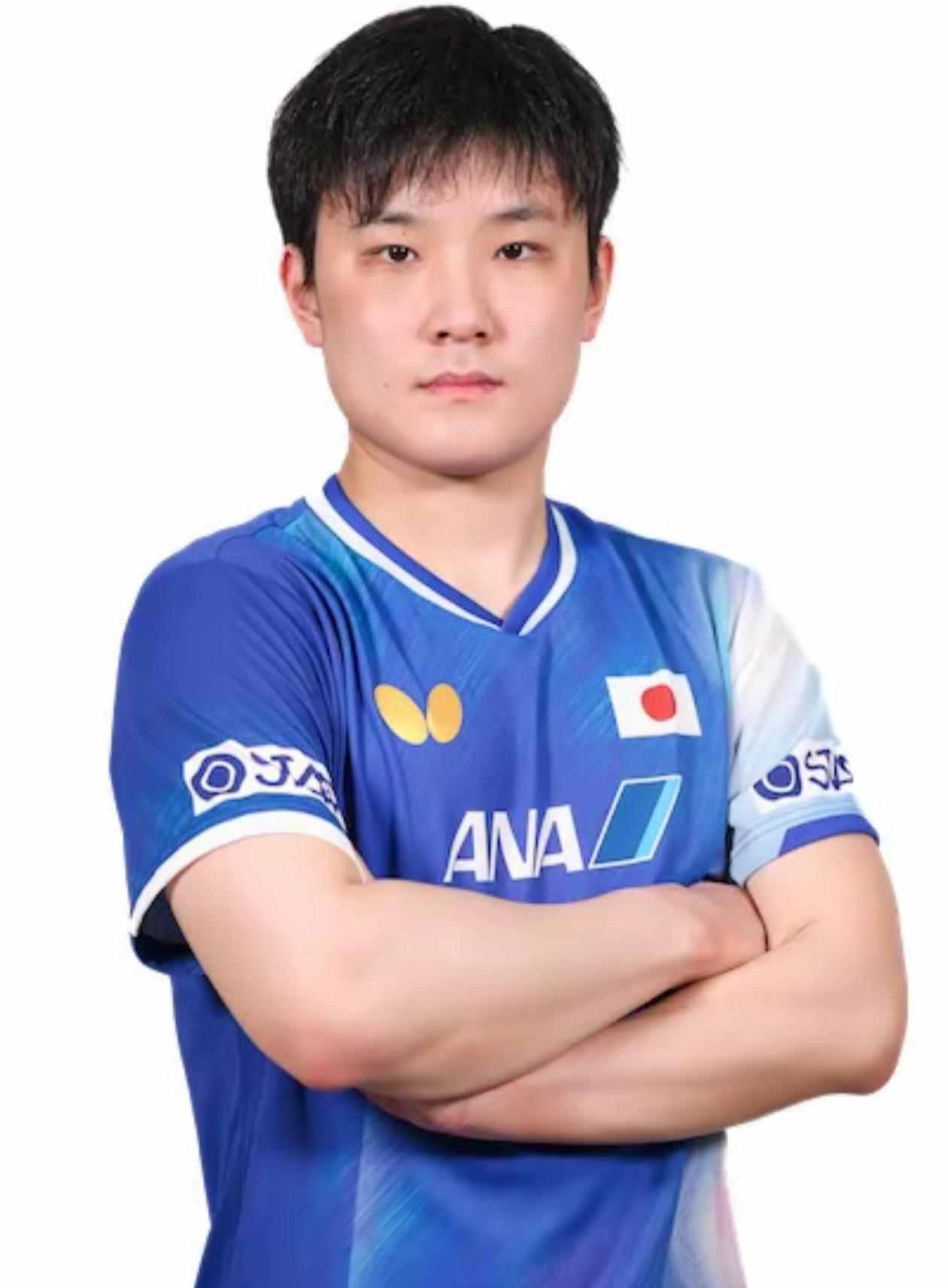 日本乒乓球队碾压英国乒乓球队，张本智和高光表现的简单介绍