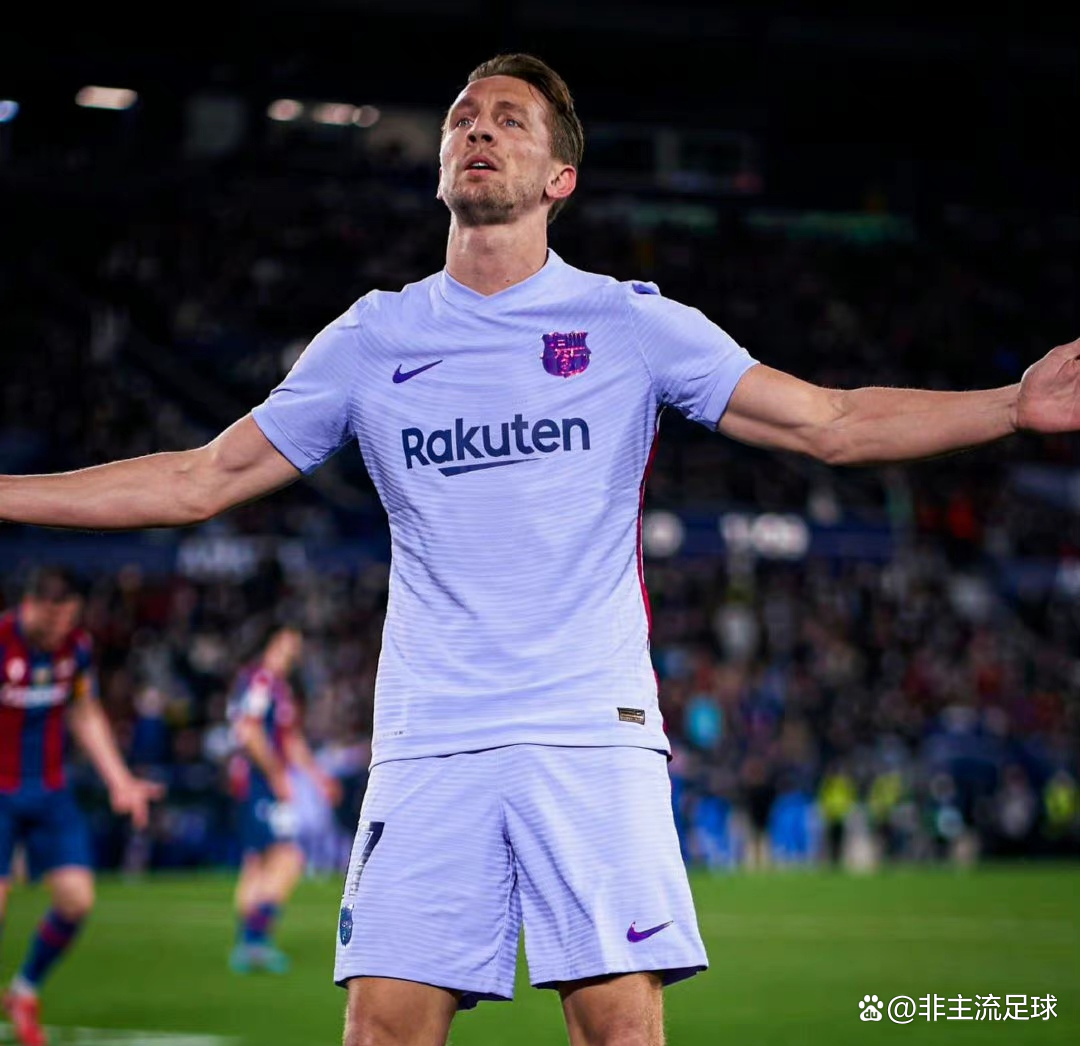 包含比利时绝杀韩国，德容三分雨点燃全场的词条