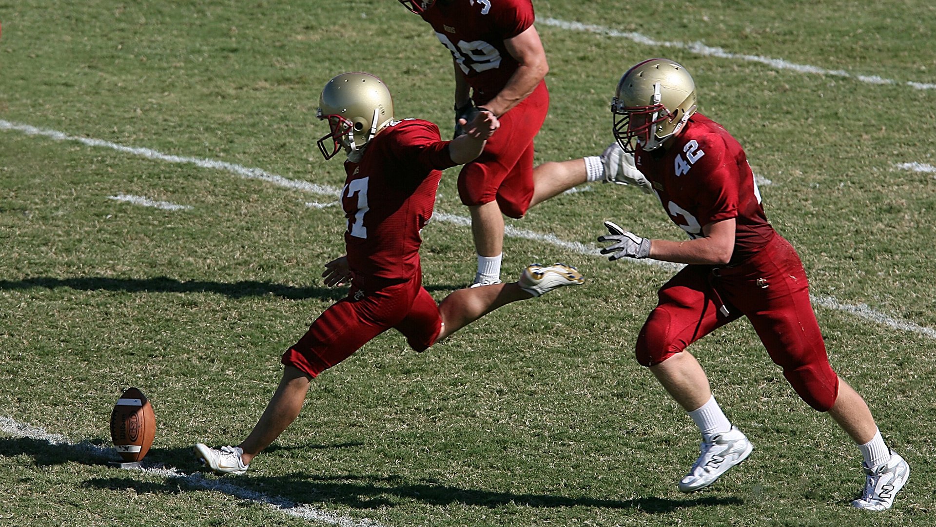维尼修斯一剑封喉改写格局，中国足球完胜伊朗的战术启示录