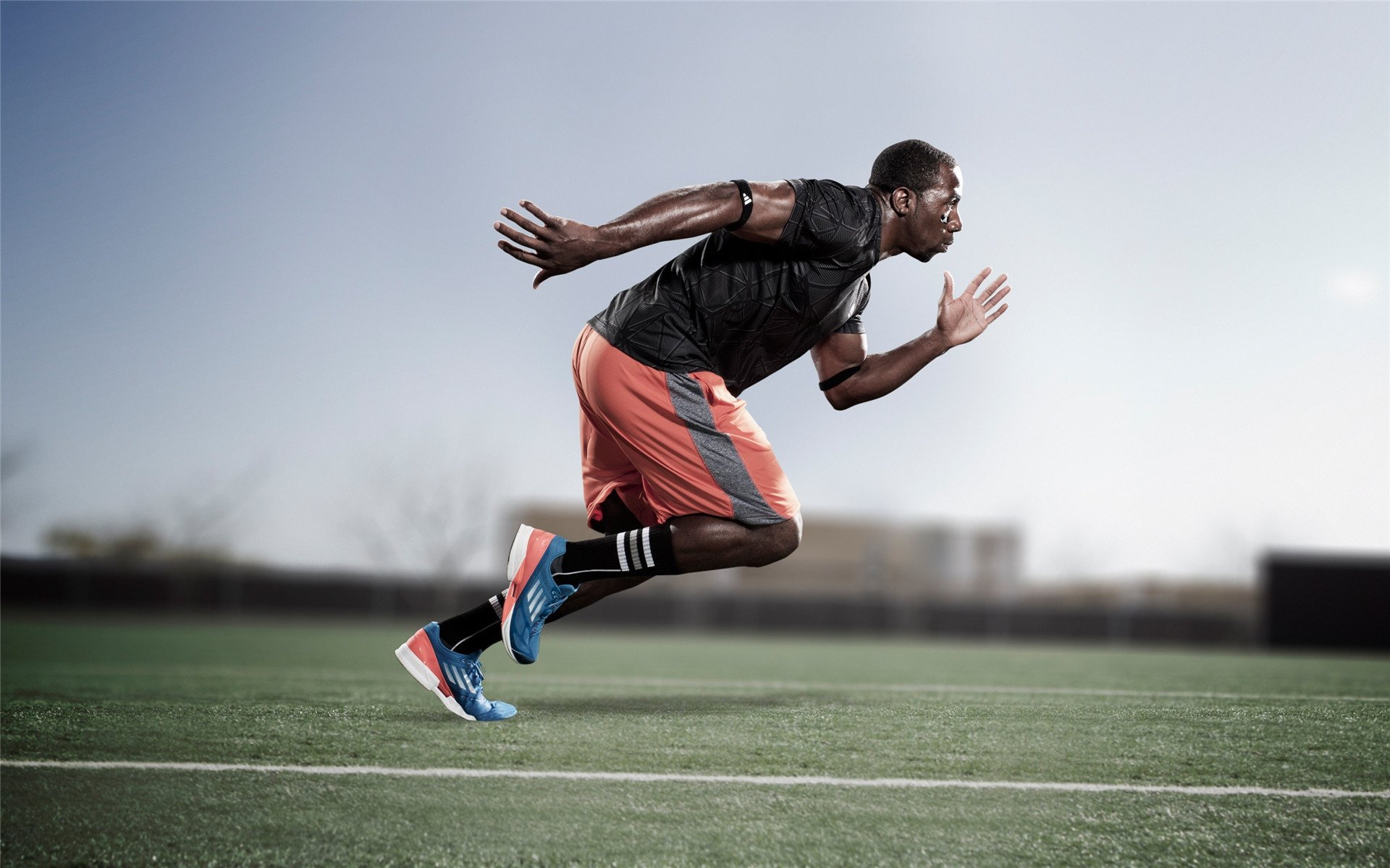 赛道上的孤独领跑者，巴尔韦德在F1街道赛之夜拉开决定性差距